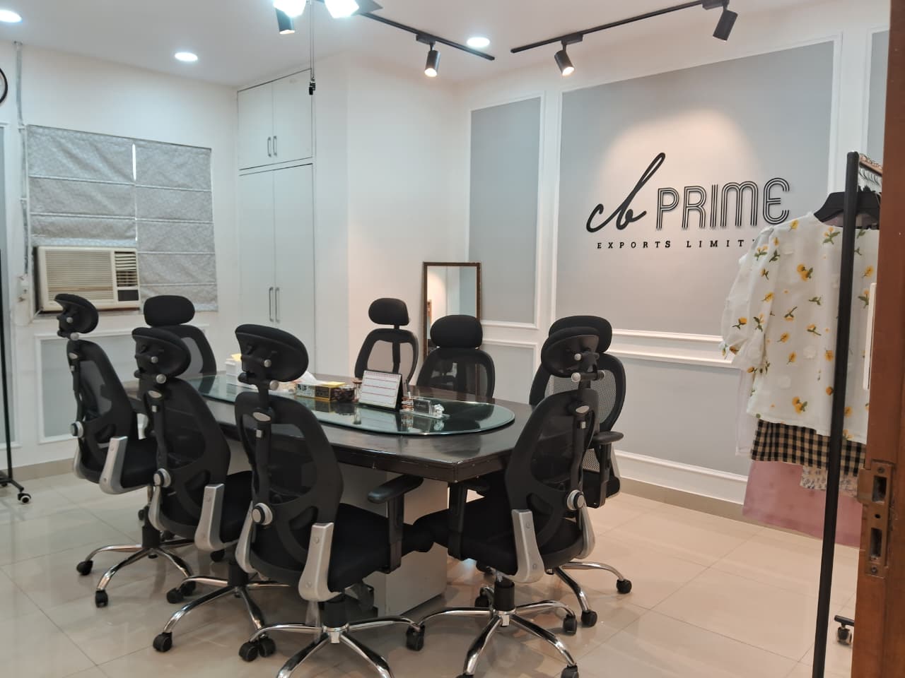 Brand space and sample presentation